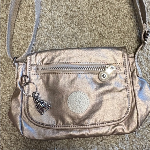 Kipling grey & silver Metallic Messenger Bag Durable, Functional and CUTE! - Picture 10 of 13